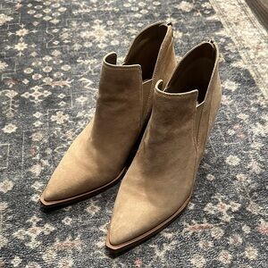 Vince Camuto Gradina booties suede 10 women
